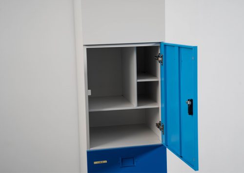 Locker柜 金属三门储物柜特色图片